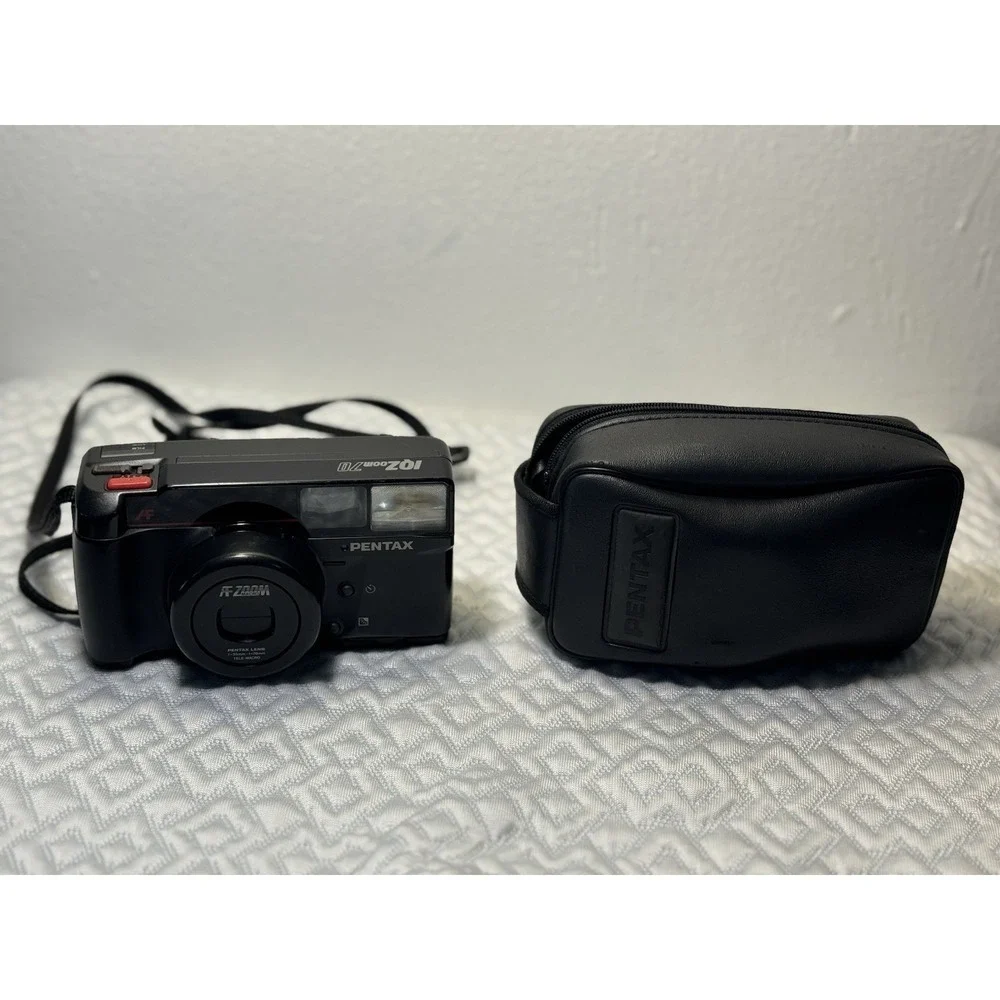Pentax IQZoom 70 35mm Film Camera 35-70mm Macro Lens AF Point & Shoot w/ Case